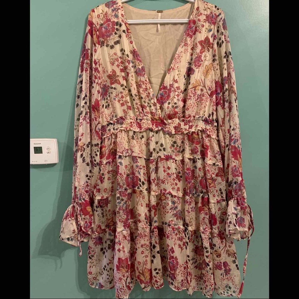 FREE PEOPLE floral dress!!